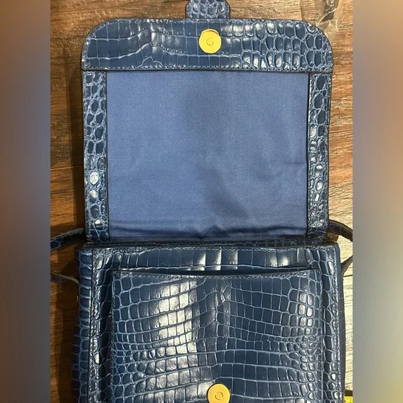 Banana Republic Blue & Gold Purse - Picture 5 of 15